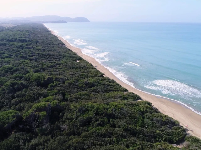 Due passi e sei in spiaggia.